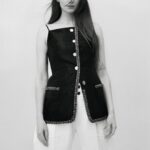 Sophie Turner Instagram - The Cut — with my fave @jessicachastain 📸 @oliviamalone 👗 @kateyoung 💇‍♀️ @gregoryrussellhair 💄 @georgieeisdell 💅 @jolene.b.nails ✂️ Susie Kourinian 👗 assisted by @laurenjeworski 🎥 @homeagency