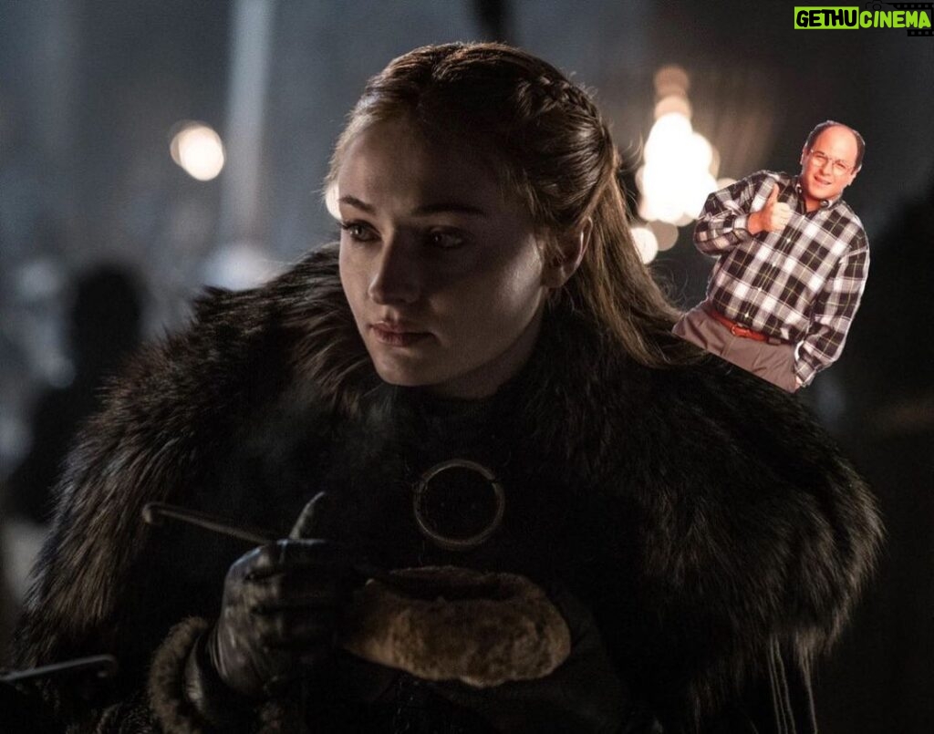 Sophie Turner Instagram - Costanza on Sansa #MyElf It’s actually pronounced Sahn-sa but ... for the sake of comedy I’ll allow this. Edit by @jordanmcgraw