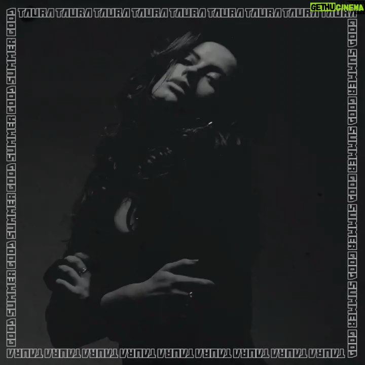 Sophie Turner Instagram - One of my best friends in the whole world has released her new single ‘good summer’ today. Go get it on Spotify now ! @taura_taura_taura ♥️♥️♥️