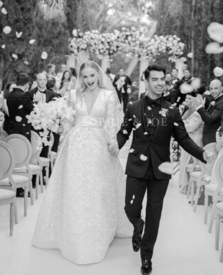 The 10 Most Iconic Instagram Photos of Sophie Turner: A Deep Dive