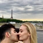 Sophie Turner Instagram - 🇫🇷 me 😏