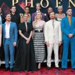 Sophie Turner Instagram - I love you all like family!!!! #darkphoenix 🔥