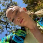 Sophie Turner Instagram - I’ll have a piña colada please 🌞 🍹