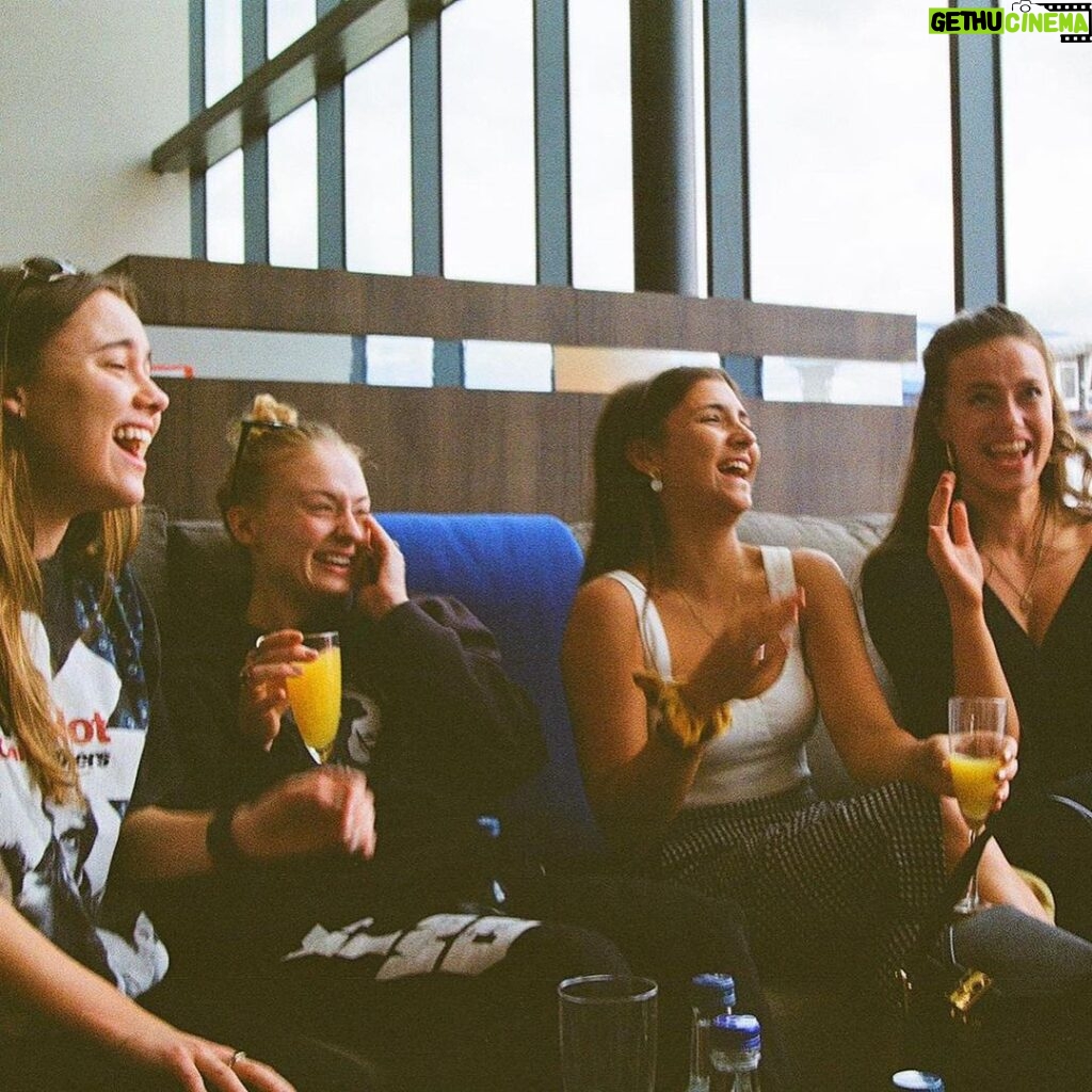 Sophie Turner Instagram - Happy #internationalwomensday to these bad bishes