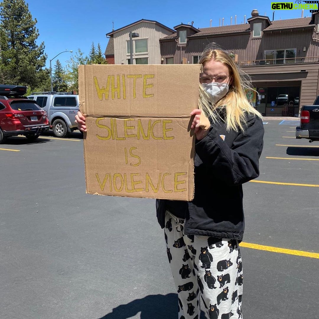 Sophie Turner Instagram - No justice, no peace #BlackLivesMatter