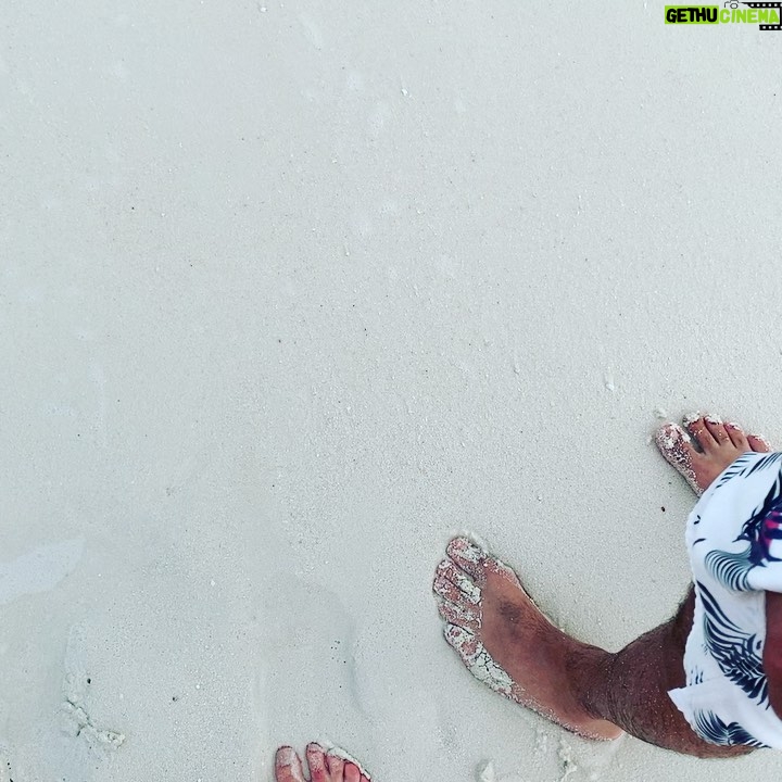 Sophie Turner Instagram - Days spent drinking watermelon daiquiris excessively, reading books, playing tennis and riding bikes. And best of all.... #nonewsnoshoes #dicoversoneva Soneva Fushi