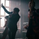 Sophie Turner Instagram – #suckervideo out now by @jonasbrothers (featuring the j sistas) @daniellejonas @priyankachopra 🍭