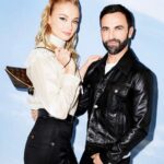 Sophie Turner Instagram - @nicolasghesquiere @louisvuitton Thank you so much for showing me around the Volez, Voguez, Voyagez exhibition in Shanghai. So incredible to see so much of the history of the brand. Also I love this photo @nicolasghesquiere