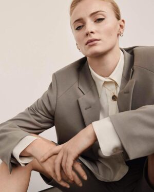 Sophie Turner Instagram - My cover (and one of my favorite shoot days ever) for The Edit is out and I want to live in these clothes forever