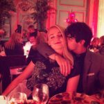 Sophie Turner Instagram - With my love in Paris ♥️