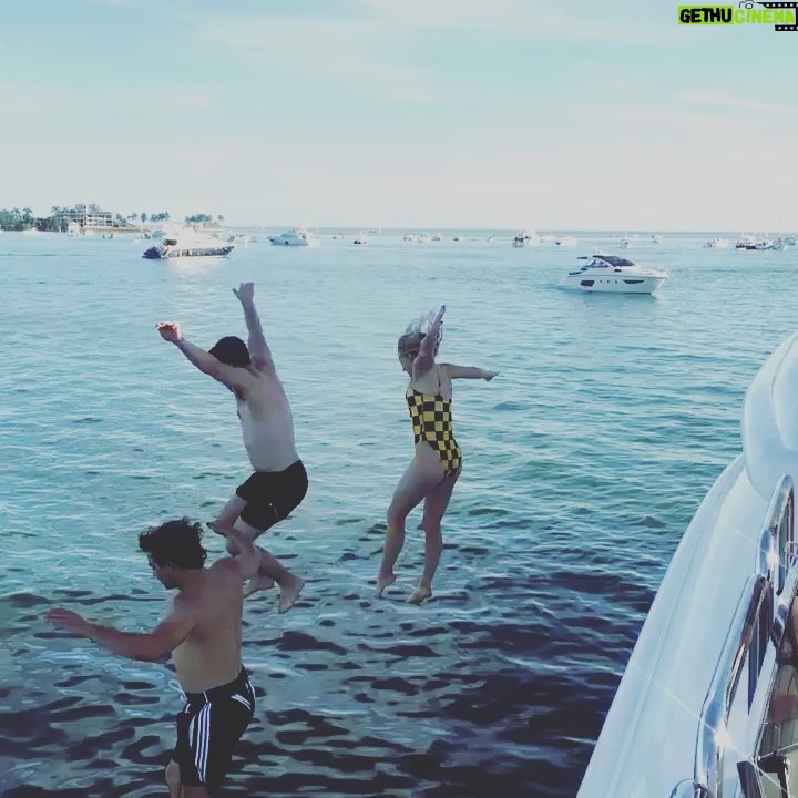 Sophie Turner Instagram - Happy birthday JoJo ♥️ Miami Beach, Florida