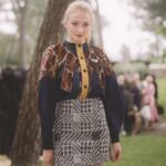 Sophie Turner Instagram - L ▪️V Thank you @nicolasghesquiere for another incredible collection. One of my absolute favourites. So proud to be a part of the LV GANG