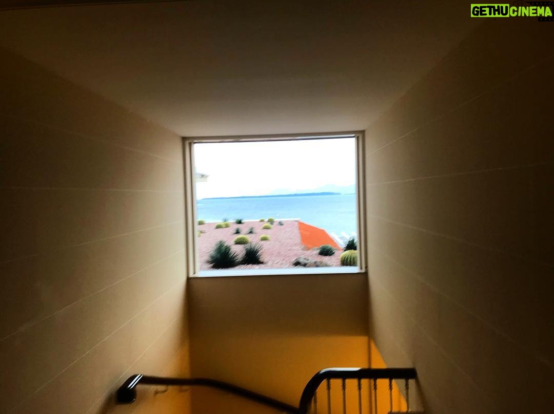 Sophie Turner Instagram - Inside outtttttt Hôtel du Cap-Eden-Roc
