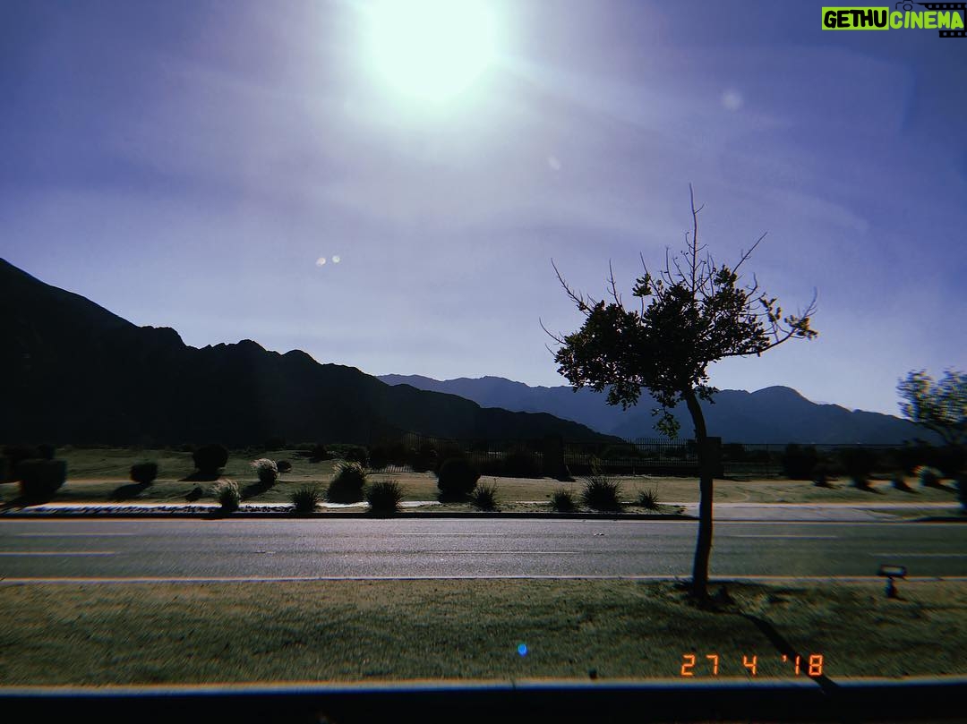 Sophie Turner Instagram - Dreamy days 🌞