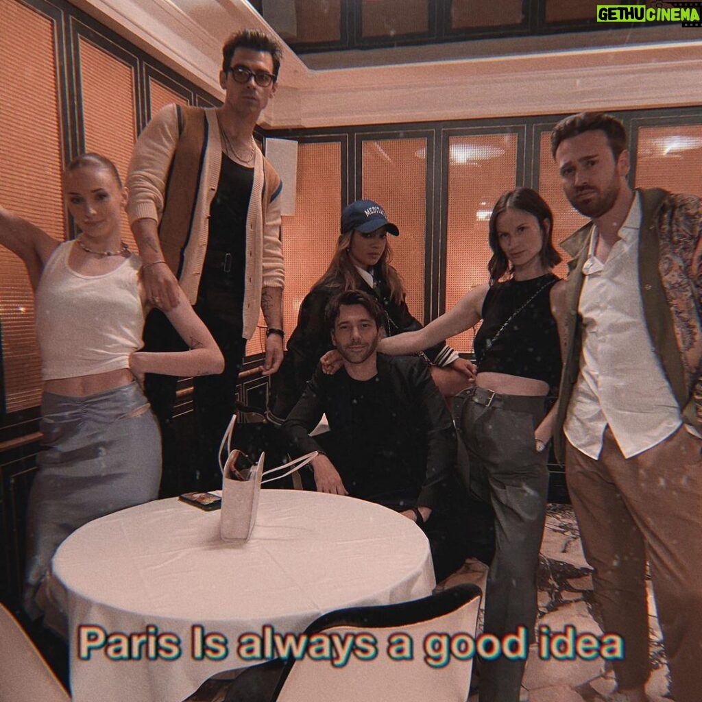 Sophie Turner Instagram - Paris really is always a good idea