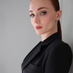 Sophie Turner Instagram - 🇫🇷