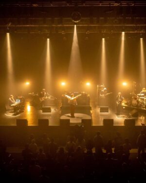 Sorane Instagram - 昨晩なんばHatchにてライブ納めでした。ワンマンで一年を締めくくれて本当に幸せでした。音楽の可能性を信じさせてくれた皆様、本当にありがとうございます。来年も何卒ブチアゲな年にしましょう🙏みんなが健康でありますよう。

hair make by @kazushi_matsuda 
stylist by @mishimataiki 

all photo by @takeshiyao