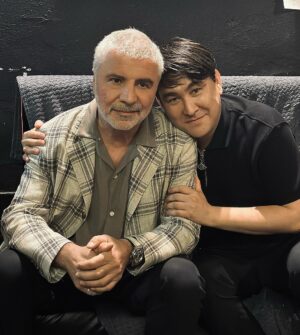 Soso Pavliashvili Instagram - Уже смотрели премьерный выпуск "Шоу памяти Азамата Мусагалиева"?

Ссылка в сторис!🧠
ЗАПОМИНАЙ! В СТОРИС!

@azabraza1984 
@karna.val 
@migelshow 
@sashka_vash