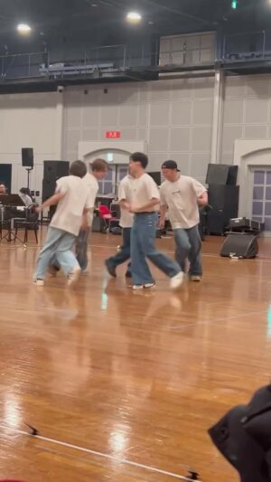 Sota Hanamura Instagram - 平均年齢30歳超えてる人たちの追いかけっこをどうぞ。
#da_ice #ダイスです #恥ずかしい #でも本当楽しい #平和な13年です