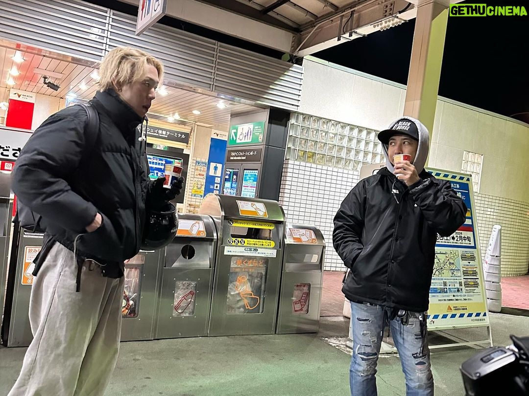 Sota Hanamura Instagram - BLACK HORSE日誌 最高のツーリング日和でした! レコーディングが終わってからマサオサンと仮入部のカツと走りに行ってきました! 最高に楽しかった! #ブレイクアウト #ブレイクアウト114 #ローライダーs #ハーレー #ハーレーダビッドソン #fxbrs