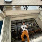 Sota Hanamura Instagram - in ジャカルタ 本当に素敵な経験をありがとうございました。 沢山の当たり前が、当たり前じゃないんことなんだなと実感した、 自分にとってなくてはならない体験でした。 そしてただいま日本。 なんだか今まで普通に思ってた単純なこと達にありがたみを感じれる。これからしばらくまたよろしく！ そしてなによりインドネシアのファンの方に逢えた嬉しさがたまらなかった。 一生懸命覚えてくれた日本語で最大限の愛を伝えてくれてありがとう。 また帰ってくるね。 と同時に日本から来てくれたファンの方にも感謝しかない。 海外でしか味わえない空気や距離感を感じてもらえてたら嬉しいな。 そんな時は曲作りだな。 さぁ今日は戻ってまず制作しようか！ #da_ice #inジャカルタ #dance #music