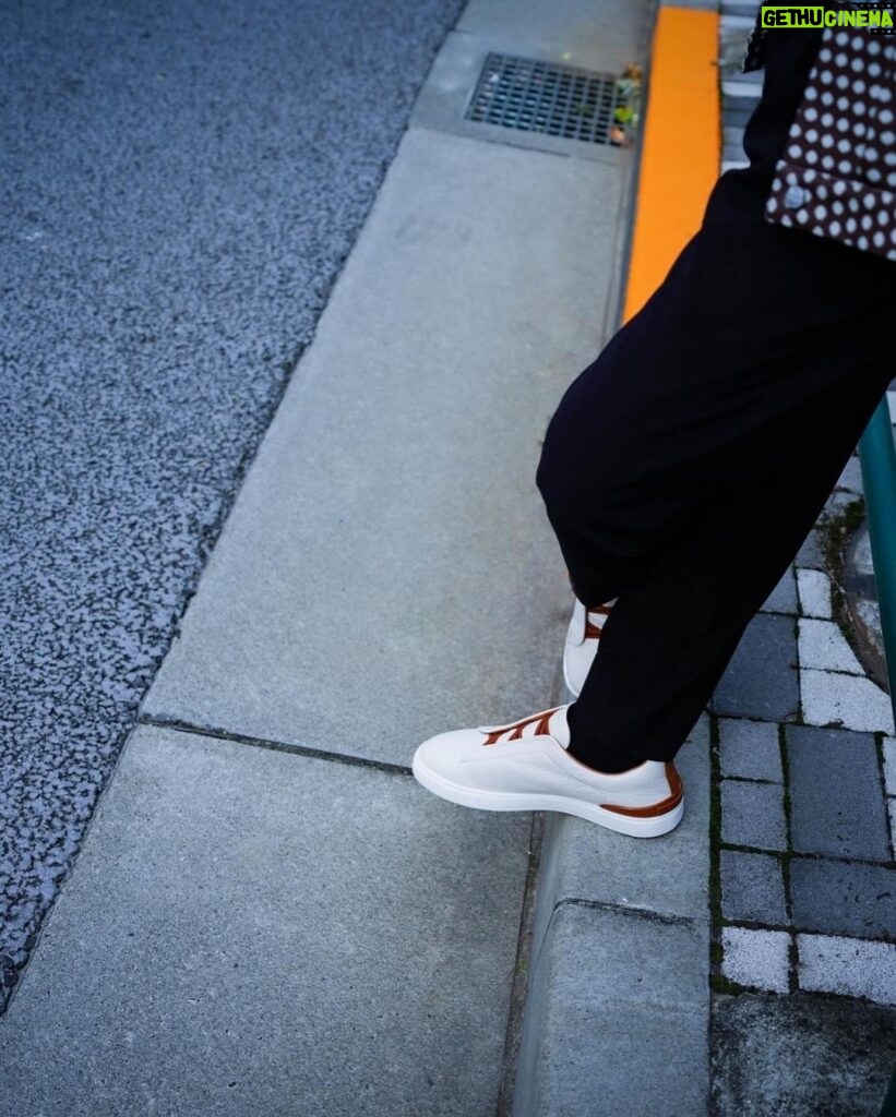 Sota Hanamura Instagram - メンズノンノさんとゼニアさんの企画で、トリプルステッチスニーカーをゲットしたので、早速私服コーデに取り入れてみました！！ 靴紐として使われているクロスバンドが良い感じです^ ^ お気に入り！ #ゼニア #トリプルステッチスニーカー #ZEGNA #TripleStitch #mensnono #pr