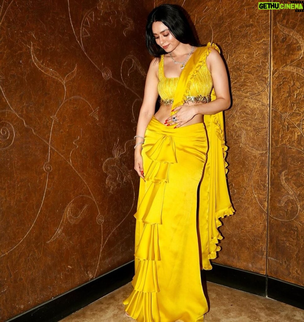 Soundarya Sharma Instagram - शुभ दिवाली 💛✨🪔💥 Styled by: @juhi.ali Pre draped saree: @asaga.in Jewellery: @rubans.in #HappyDiwali #ShineOn