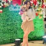 Soundarya Sharma Instagram - All things Christmas 🎄🎅🏼🎉🪅🎊 #Christmas #ChristmasEve #MerryChristmas #Nannu #HappyHolidays