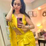 Soundarya Sharma Instagram - शुभ दिवाली 💛✨🪔💥 Styled by: @juhi.ali Pre draped saree: @asaga.in Jewellery: @rubans.in #HappyDiwali #ShineOn