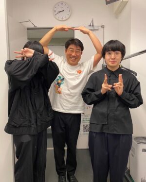 Soushi Sakiyama Instagram - HIROBA FES 2022×2023
–FINALE！ UTAI×BA−
でした…!めちゃくちゃ楽しかった… 自分は"風来"と、長谷川白紙さんと"透明稼業"の2曲でした。
水野良樹さん @mizunoyoshiki_teke 、皆さんありがとうございました…‼︎

写真は亀田誠治さん @kameda_kamera と、長谷川白紙さん @hsgwhks と…‼︎激アツ picture… ありがとうございます🙏🏻