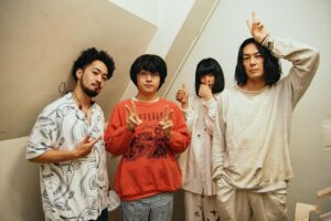 Soushi Sakiyama Instagram - ツアーファイナル名古屋クラブクアトロ！
Wアンコールまで、ありがとうございました！

これにてツアー終了！
今ツアーにて初参加してくださった、かおるくん @amrc_zariga2 も本当にありがとうございました🥲🤝

ベースは有島コレスケさん @koresuke 、ドラムは守真人さん @morimasa55 🔥🔥

また会いましょう。

動画はWアンコールより、i 触れる SAD UFOの間奏

3枚目 photo by KEIKO TANABE