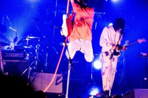 Soushi Sakiyama Instagram - 『3rd Album Release Tour-#燈火-』
大阪梅田クラブクアトロでの公演、ありがとうございました！

初日、楽しかった、、。バンドメンバーの皆さまも、フロアの皆さまも熱くて、ライブ中どんどん元気になりました。

ツアーは10/19渋谷クアトロ、10/29 名古屋クアトロと続きます。名古屋はまだチケットございます。ぜひに！　崎山

@morimasa55 
@koresuke 
@amrc_zariga2 

ありがとうございます。最高、バンドメンバーの皆さま🤝↑