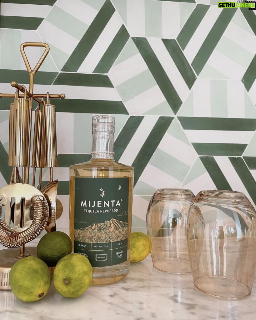 Spencer Paysinger Instagram - For Father’s Day join me in sipping on @mijentatequila. For $118.98, customers will receive both expressions of Mijenta Blanco and Mijenta Reposado tequila along with an exclusive invite to a live tasting with co-founder and awarded mixologist Juan Coronado and preeminent Maestra Tequilera Ana Maria Romero streaming on Father’s Day. Gift dad with something he can savor and let Juan and Ana guide you through the perfect celebration. The specialty package can be purchased on shopmijenta.com and all orders placed on or before June 10th will receive the bottles in time for Father’s Day. (Link in Story) #ad