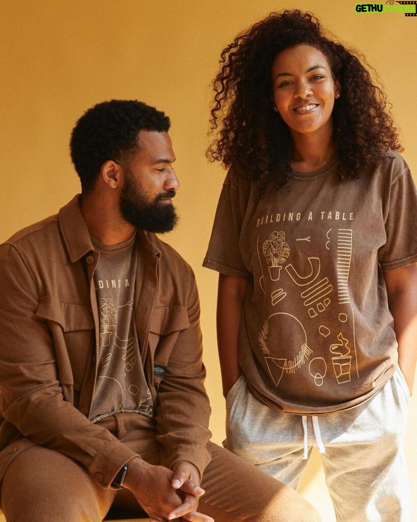 Spencer Paysinger Instagram - I’ve had a front row, backstage, VIP packaged experience seeing @blairpysngr build @post21shop. More than 2 years ago while pregnant with Madden and Cairo hanging off her arm, she tells me she wants to build her own table out of frustration with not being able to support dope black owned businesses under one cohesive marketplace. Fast forward to now and @post21shop has 350 products across 75 vendors (and growing.) The launch of P21’s first T-shirt (designed by @blairpysngr herself) pays homage to those initial creatives who agreed to work with us. The back represents the spine of our company — the undying spirit of Black Wall Street. This shirt is a milestone for @post21shop, a celebration of its vendors, and a history lesson for those who believe Black Wall Street ended in 1921. Proud of you love! — P21’s 1st Assistant. LINK IN BIO to purchase.