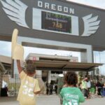 Spencer Paysinger Instagram - Baby’s first trip to Oregon