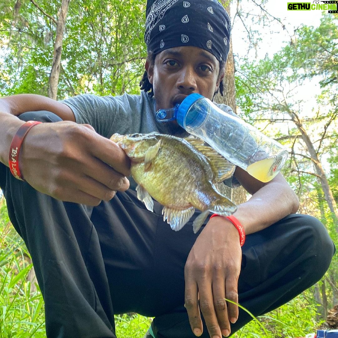 Spoken Reasons Instagram - Been Fishin since 1992.. (4yrs old) ⚡️#FCHW • @SpokeGangFishin