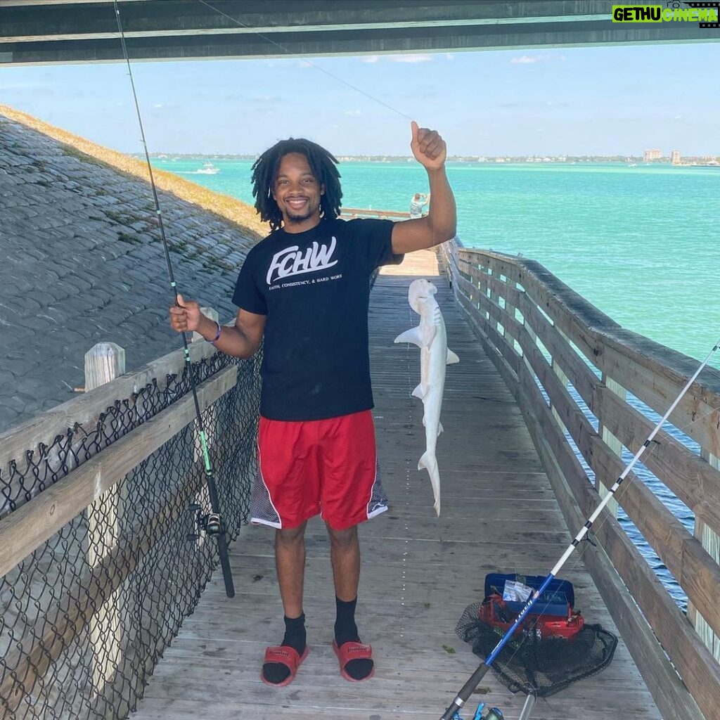 Spoken Reasons Instagram - 1st Post of 2022… Done went out and caught me a damn Bonnethead Shark.. Looks very similar to a Hammerhead. Had to do my research cause at 1st I thought that’s what it was. All I gots to say is this MF’er gave me one of the greatest fights of my life tryna get him out. Pole almost went in the water. Caused a whole scene outchea.. But I came out on top 😂😂😂😂 #FCHW ⚡ Sarasota, Florida