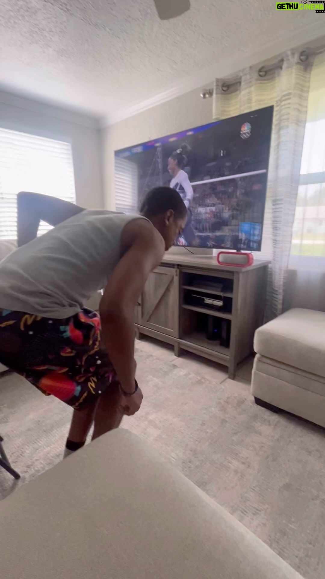 Spoken Reasons Instagram - To all my folks that’s (30) 35+ … How ya knees working? Especially if you from Florida 🏝️ 😂