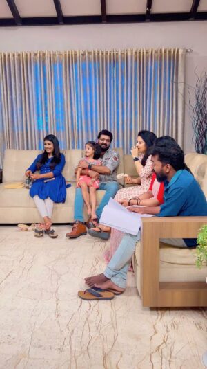 Sreedhanya Instagram - Fun at set❤️ Mazhayethum munbe at @amritatv