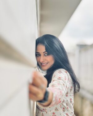 Sreedhanya Instagram - Look inward, as true happiness comes from within.❣️

📸 @itsgi_ri97 🤗

Mazhayethum Munpe ❣️