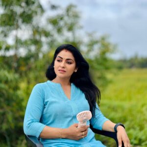 Sreedhanya Instagram - ♥️ mazhayethum munpe❣️
📸 @itsgi_ri97 🤗

#mazhayethummunpe #amritatv #codexmedia #shooting #location #photooftheday #nature #actor #sreedhanya