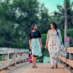 Sreedhanya Instagram – Mythili and Yami Candids from Mazhayethum Munbe❤️✨

📸 @itsgi_ri97