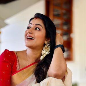 Sreedhanya Instagram - Onam Vibes ❣️🌺

📸 @itsgi_ri97 🤗

#uthradam #onam #onamvibes #onaashamsakal #keralam #sreedhanya