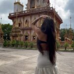 Stéfani Bays Instagram - Nessa sequência 3 dos templos que pude conhecer, incluindo o BIG BUDA 🙏🏼🙏🏼 Thailand