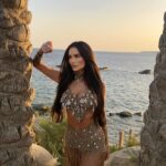 Stéfani Bays Instagram – E a perfeição que é esse look da @emanahandmade? 😍🔥 Mykonos, Greece