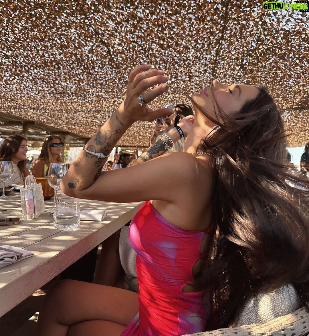Stéfani Bays Instagram - Dia de #tbt em Saint Tropez ♥️🫶🏼 Saint-Tropez