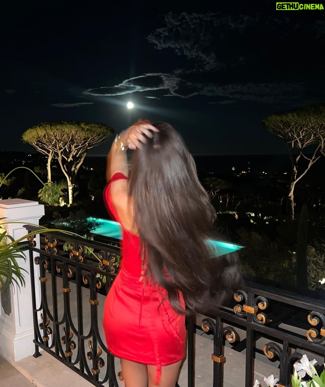 Stéfani Bays Instagram - Deixa eu te apresentar a primeira lua de Agosto. 🌚🌑♥️ Saint-Tropez