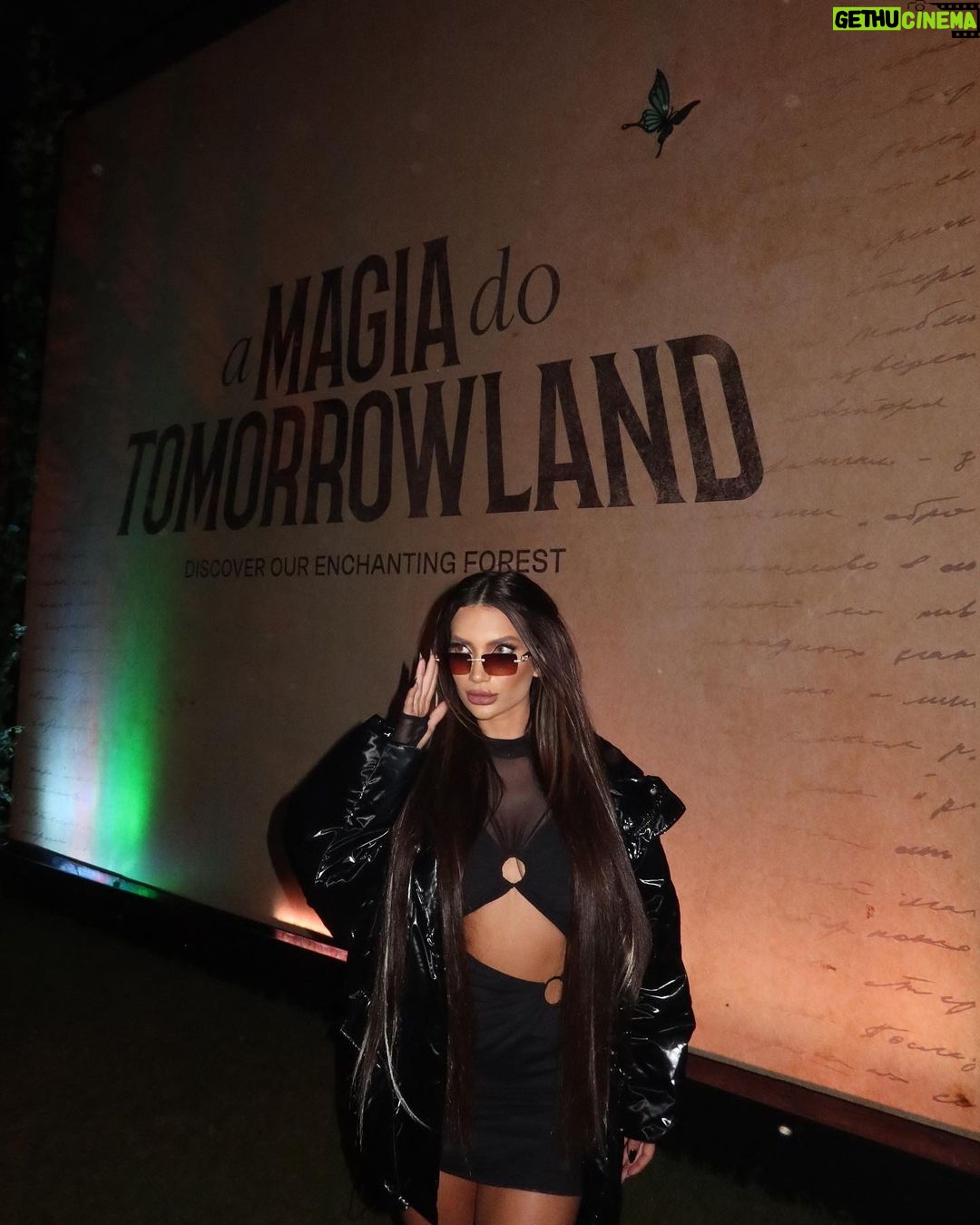 Stéfani Bays Instagram - #tomorrowland Tomorrowland Brasil