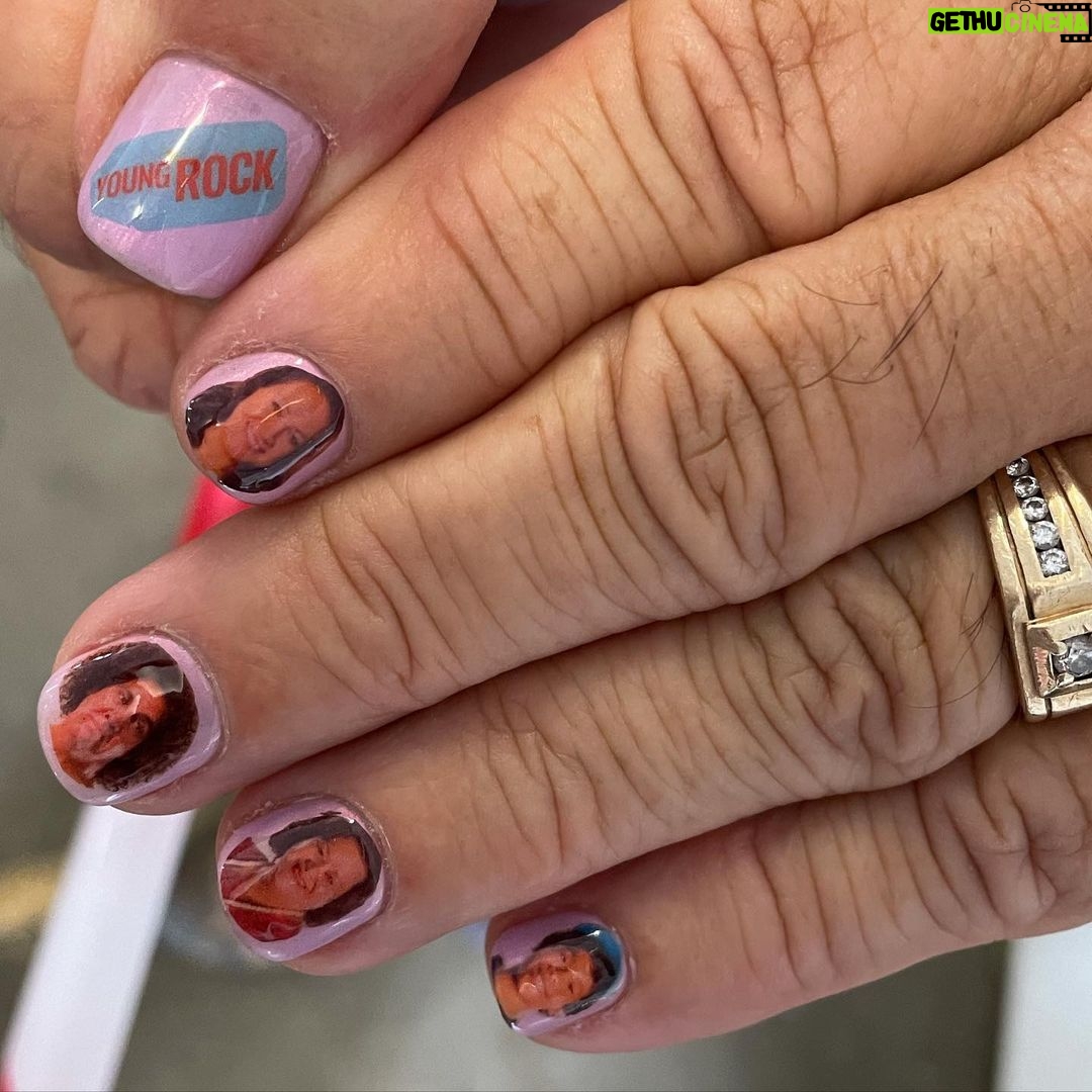 Stacey Leilua Instagram - I don’t think I’ve ever been someone’s nail art before! @aconder13 proving he’s the coolest person on set 💅🏽🎥