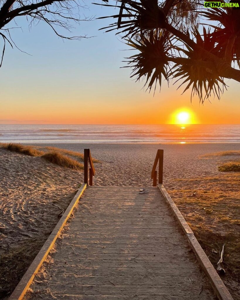 Stacey Leilua Instagram - Morning Walks 💗 Gold Coast, Queensland